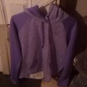 UnderArmer Hoodie $26